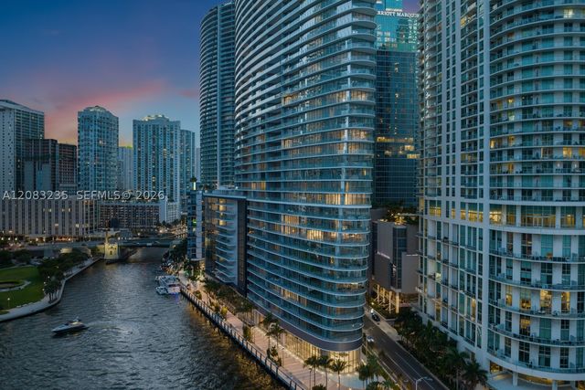 300 BISCAYNE BOULEVARD WAY 3302E, Miami, FL 33131