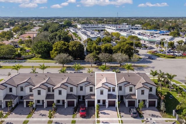 250 SW 159th Lane, Pembroke Pines, FL 33027
