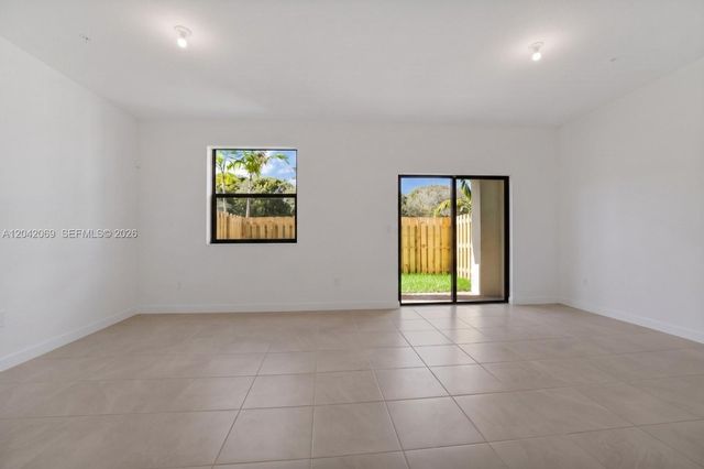 250 SW 159th Lane, Pembroke Pines, FL 33027