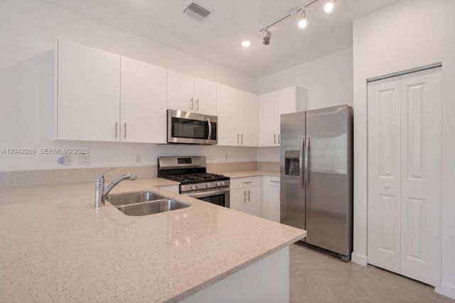 250 SW 159th Lane, Pembroke Pines, FL 33027