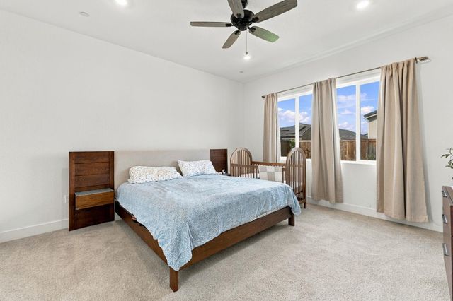 2232 N Russell Avenue, Clovis, CA 93619