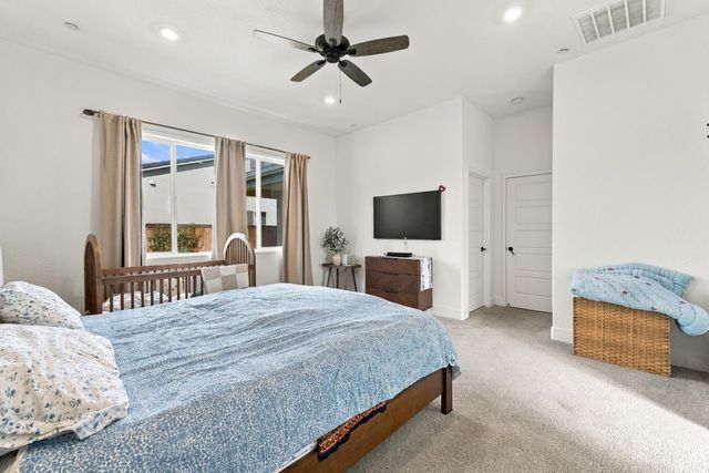 2232 N Russell Avenue, Clovis, CA 93619