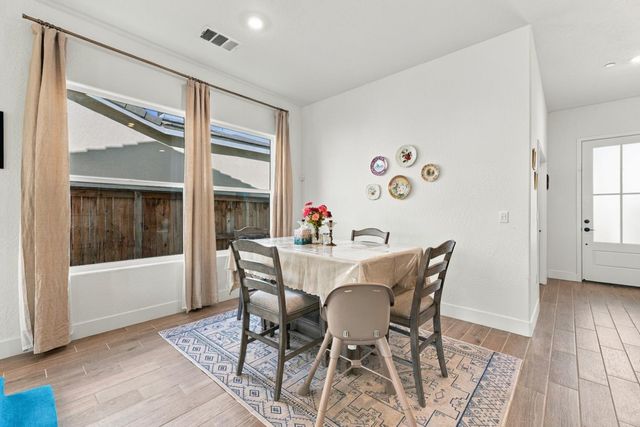 2232 N Russell Avenue, Clovis, CA 93619