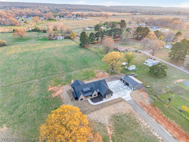 600 E McKenzie Avenue, Pocola, OK 74902