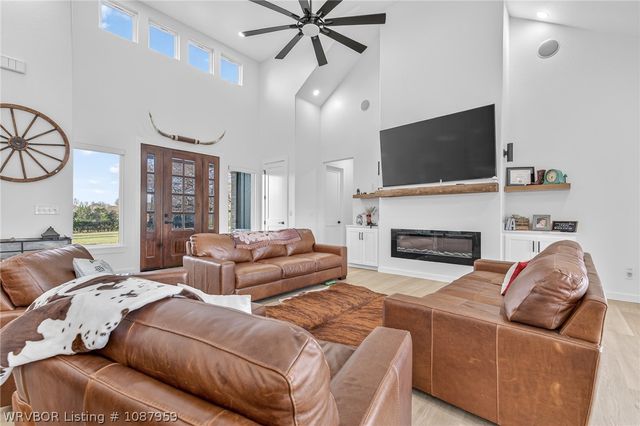 600 E McKenzie Avenue, Pocola, OK 74902