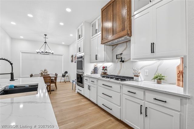 600 E McKenzie Avenue, Pocola, OK 74902