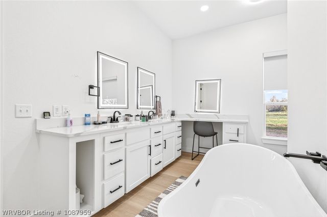 600 E McKenzie Avenue, Pocola, OK 74902