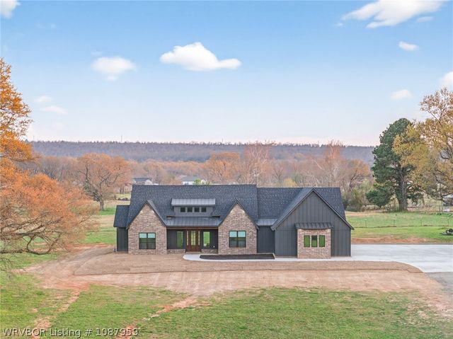 600 E McKenzie Avenue, Pocola, OK 74902