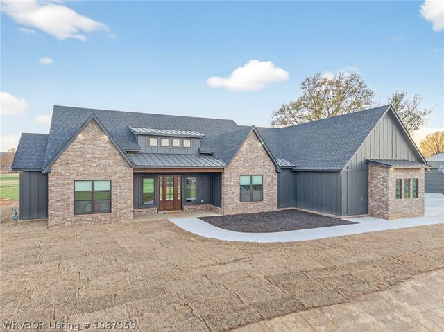 600 E McKenzie Avenue, Pocola, OK 74902