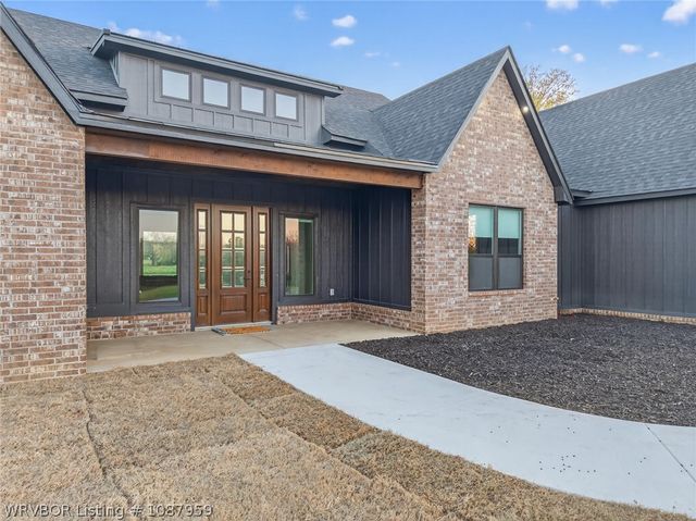 600 E McKenzie Avenue, Pocola, OK 74902