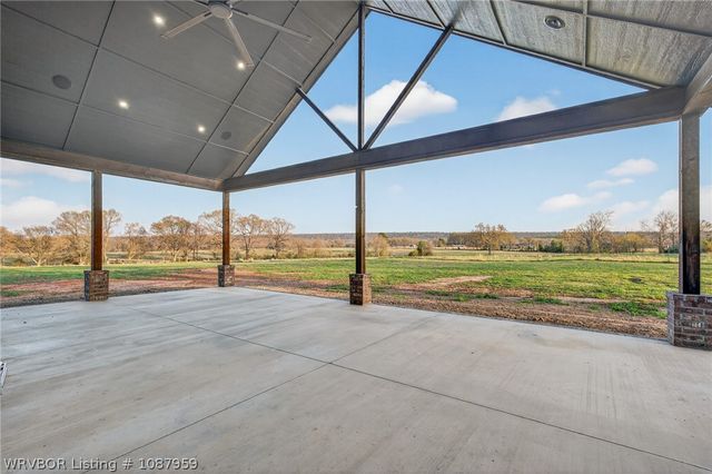 600 E McKenzie Avenue, Pocola, OK 74902