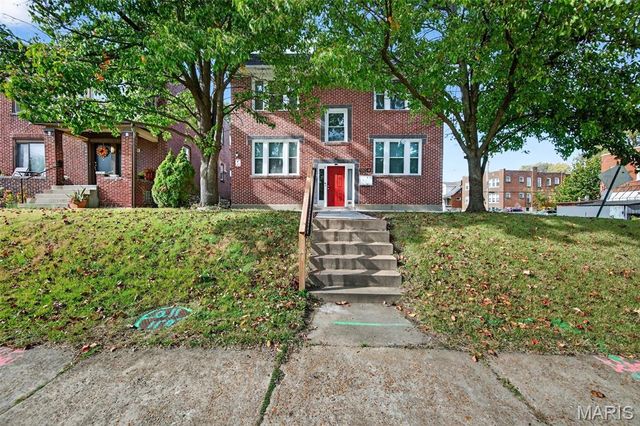 5803 S Kingshighway Boulevard 2N, St Louis, MO 63109