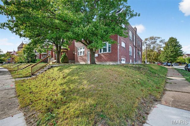 5803 S Kingshighway Boulevard 2N, St Louis, MO 63109