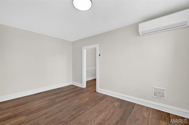 5803 S Kingshighway Boulevard 2N, St Louis, MO 63109