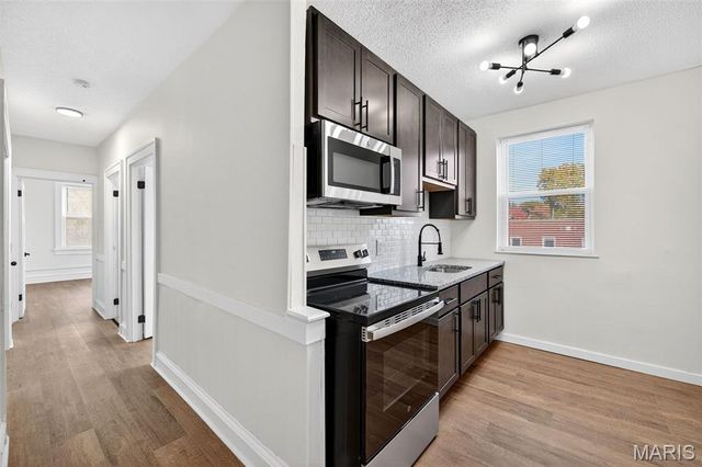 5803 S Kingshighway Boulevard 2N, St Louis, MO 63109