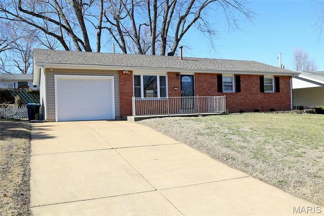625 Nancy Drive, St Charles, MO 63301