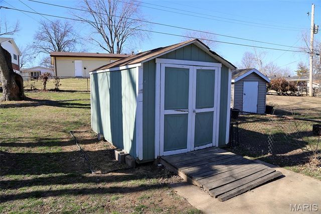 625 Nancy Drive, St Charles, MO 63301