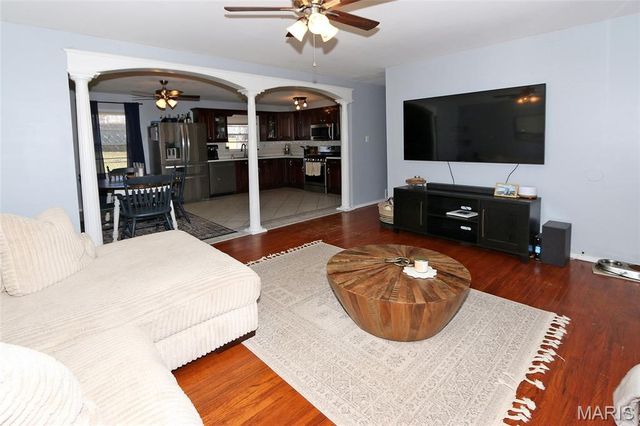 625 Nancy Drive, St Charles, MO 63301