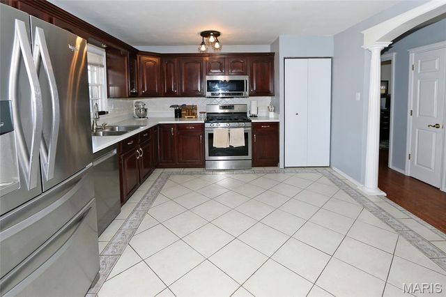 625 Nancy Drive, St Charles, MO 63301