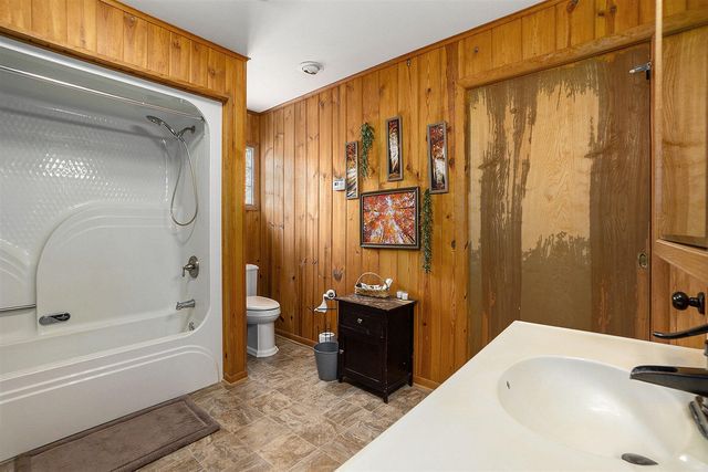 7842 Main Street, Newaygo, MI 49337