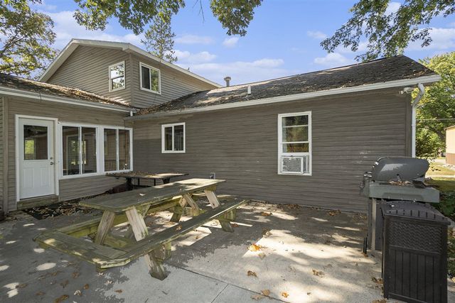 7842 Main Street, Newaygo, MI 49337