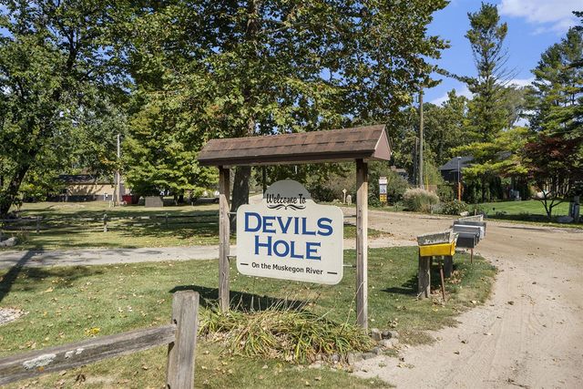 7842 Main Street, Newaygo, MI 49337