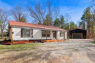 3088 Central Avenue, Dalton Twp, MI 49445