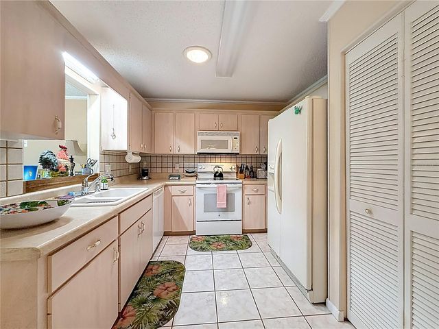 9635 SW 94TH TERRACE B, Ocala, FL 34481