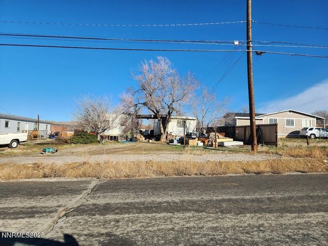 735 E 4th Avenue, Sun Valley, NV 89433