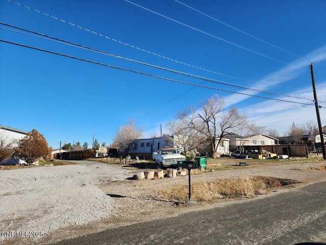 735 E 4th Avenue, Sun Valley, NV 89433