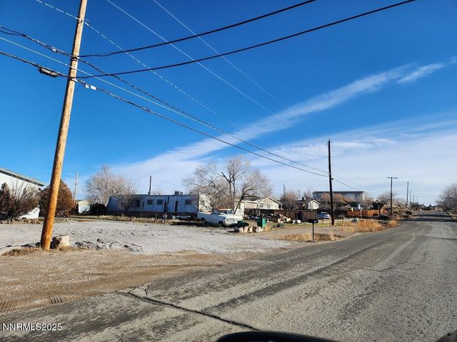 735 E 4th Avenue, Sun Valley, NV 89433