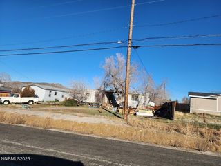 735 E 4th Avenue, Sun Valley, NV 89433