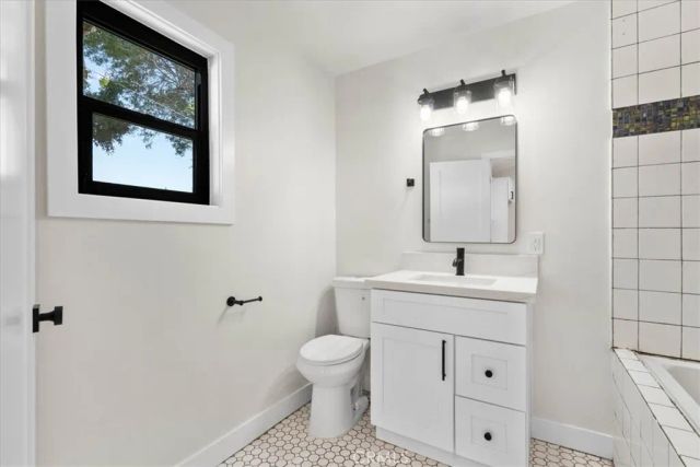 2481 S Westgate Avenue, Los Angeles, CA 90064