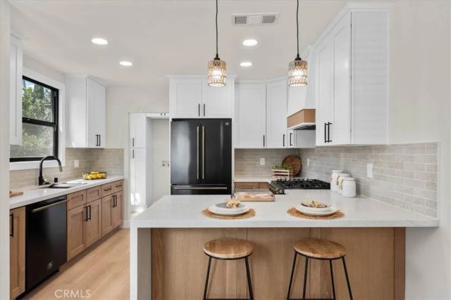 2481 S Westgate Avenue, Los Angeles, CA 90064