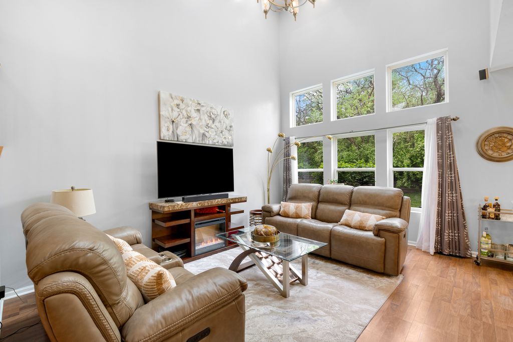 Image 3 of property listing at 14828 W Victoria Crossing Way, Lockport, IL 60441