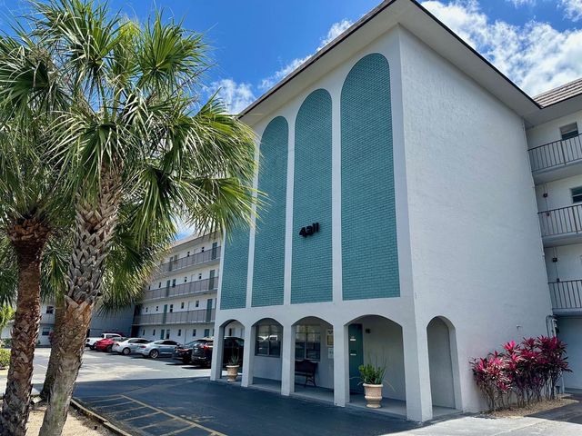 4311 Crystal Lake Drive 407, Deerfield Beach, FL 33064