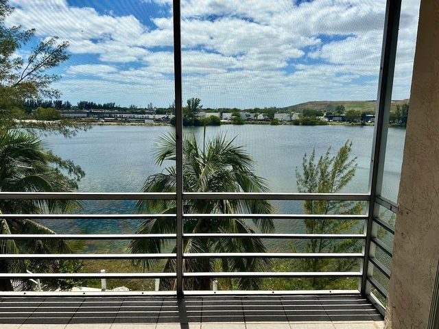 4311 Crystal Lake Drive 407, Deerfield Beach, FL 33064