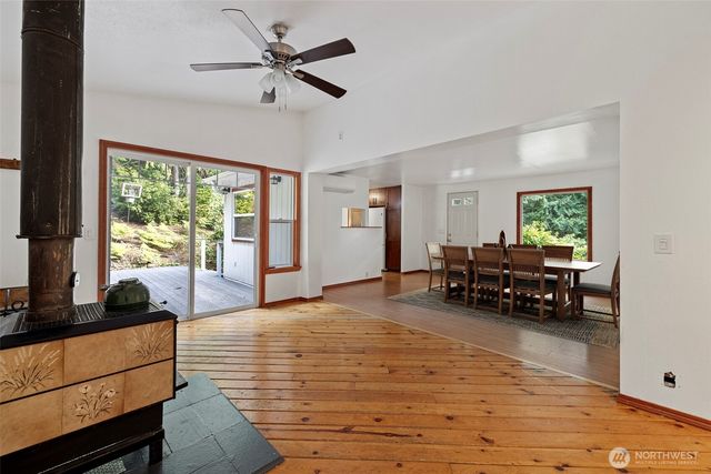 7589 Bailey Road, Clinton, WA 98236