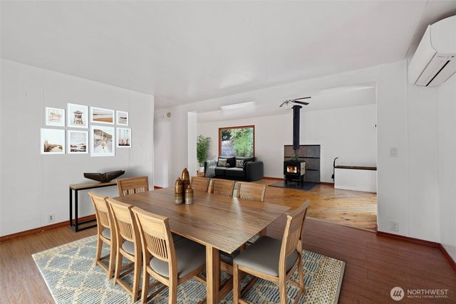 7589 Bailey Road, Clinton, WA 98236