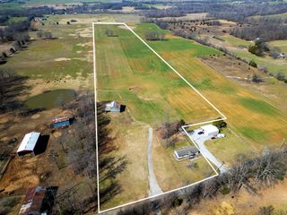 2 Smith Road, Cedar Hill, TN 37032