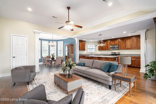 1811 Shelbyville Rd, Taylorsville, KY 40071