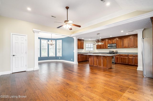 1811 Shelbyville Rd, Taylorsville, KY 40071