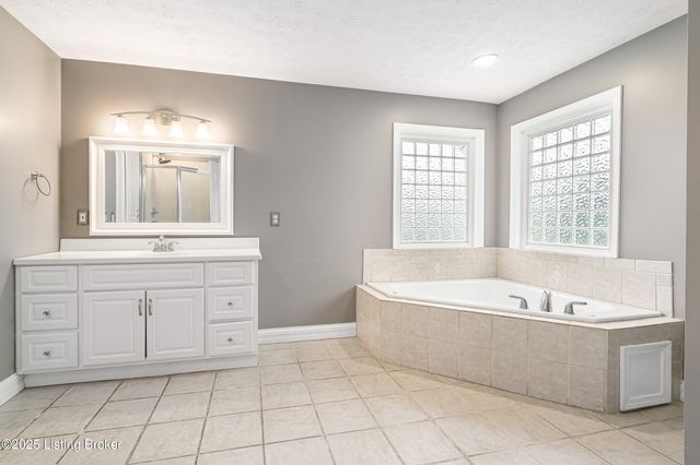 1811 Shelbyville Rd, Taylorsville, KY 40071