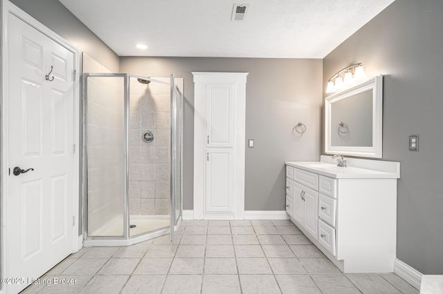 1811 Shelbyville Rd, Taylorsville, KY 40071