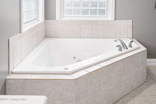 1811 Shelbyville Rd, Taylorsville, KY 40071