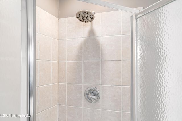 1811 Shelbyville Rd, Taylorsville, KY 40071