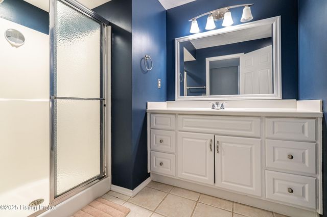 1811 Shelbyville Rd, Taylorsville, KY 40071