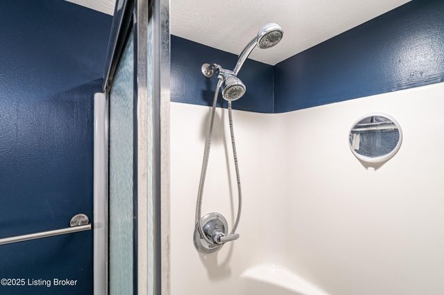 1811 Shelbyville Rd, Taylorsville, KY 40071