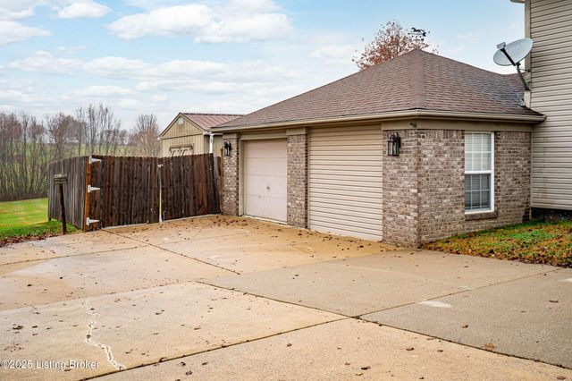 1811 Shelbyville Rd, Taylorsville, KY 40071