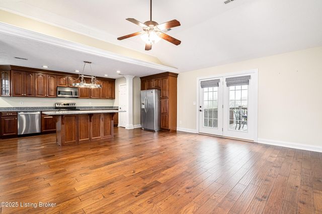 1811 Shelbyville Rd, Taylorsville, KY 40071